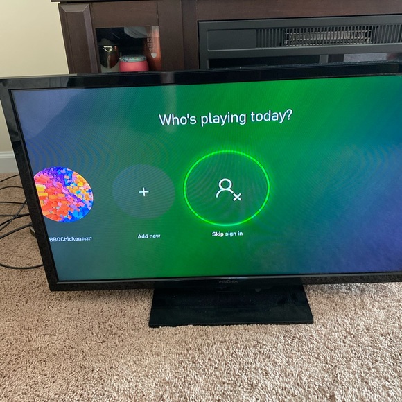 Xbox One 500GB 2 controllers, headset, recharge 🔋 - Picture 9 of 9